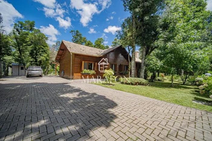 CASA À VENDA EM CONDOMÍNIO DE GRAMADO!