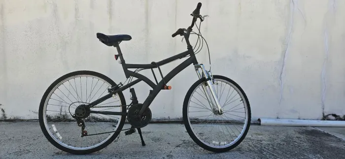 Bike Caloi Andes aro 26 Freio shimano banco shadow vortex