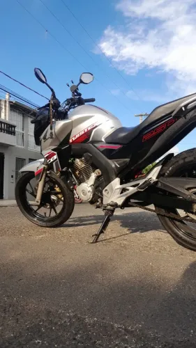 CB TWISTER 250 Moto muito bem cuidada
