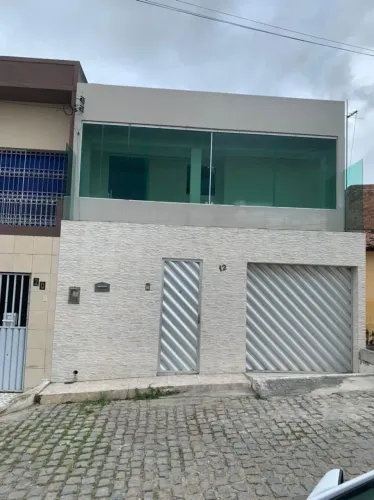 CASA COM PRIMEIRO ANDAR BEZERROS 114M2 3 QUARTOS