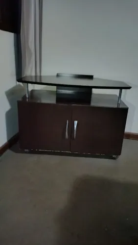 Rack compacto de madeira