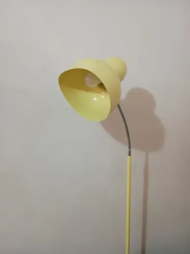 Luminária de chão tokstok 