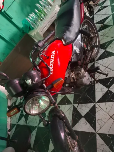 Vendo essa moto