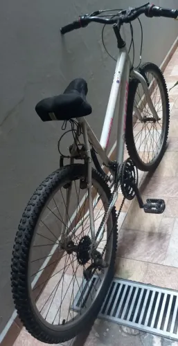 Bicicleta aro 26, 6 marchas. R$ 170,00 no pix.