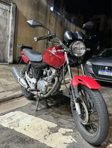 Titan 150 2005 { Bateu pegou } 