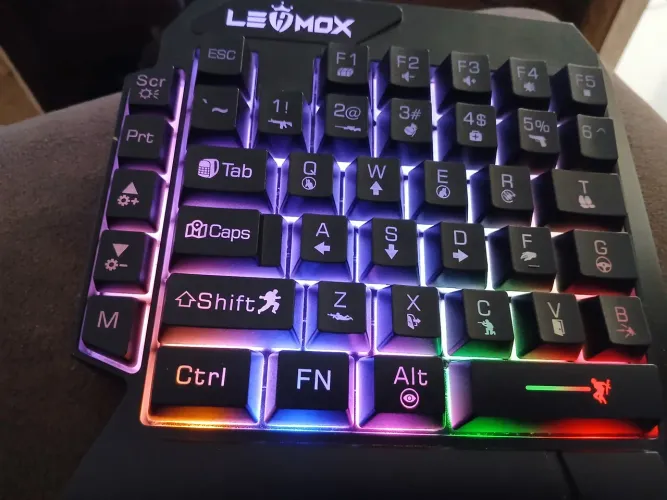 Teclados de uma mão a venda.
