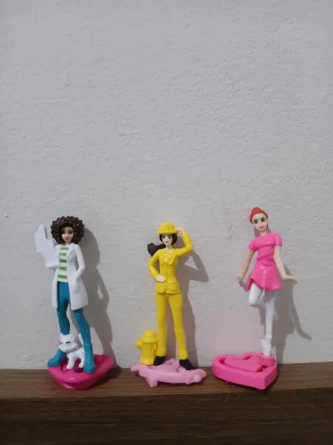 Barbie Profissões Miniatura Kinder Ovo