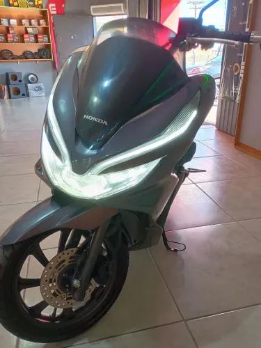PCX 150 , com chave de aproximação.