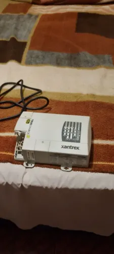 Carregador de Bateria Xantrex TRUECharge2 20A (12V
