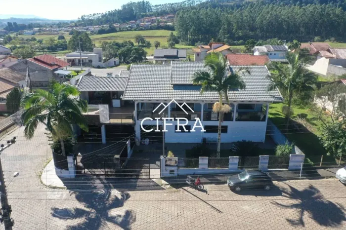 Casa de Alvenaria - Venda - 03 dormitórios - 600m2 - Rua Carlos Eckelberg - Centro - Lontr