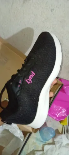 Vendo um tênis