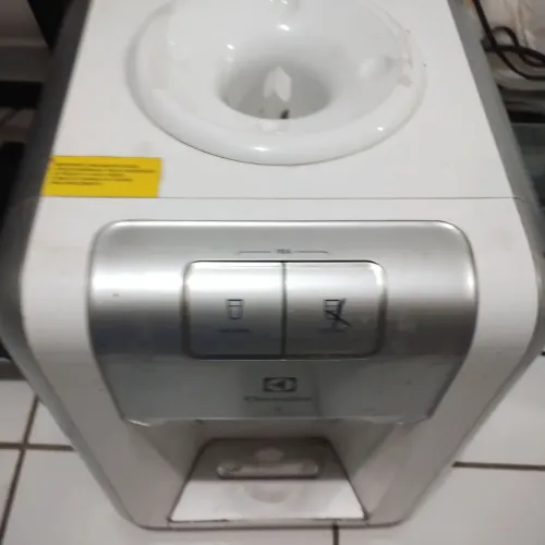 Gela água Electrolux