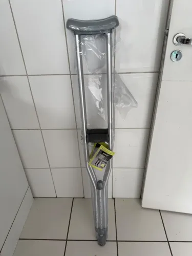 Par de muletas novas MERCUR