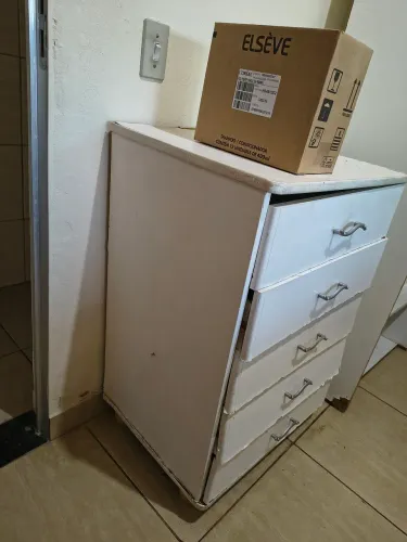 Cômoda 5 gavetas