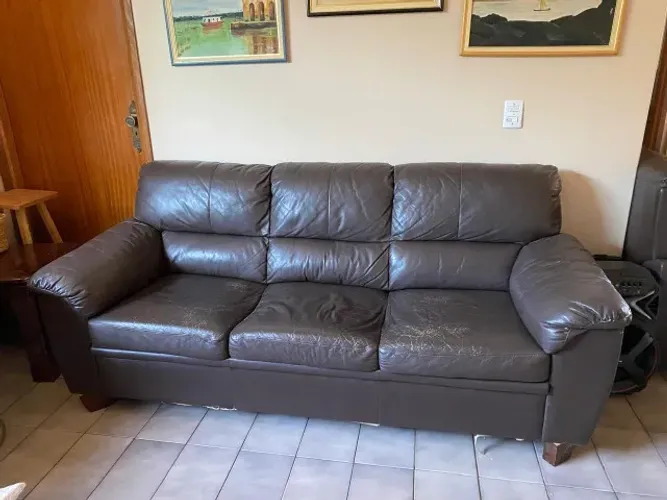 Conjunto de Sofá de 2 e 3 lugares de couro legítimo