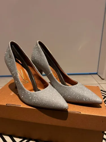 Scarpin Vizzano Prata com Brilho