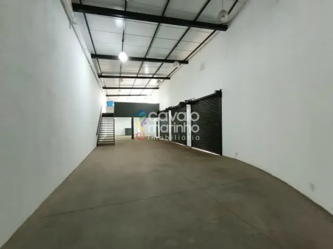 Galpão para alugar com mezanino e 12 vagas, 398m² - Vila Carvalho.