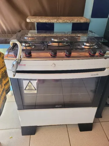 Fogão mueller elétrico 5 bocas com forno 81,6 L.
