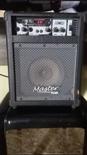 Caixa de som amplificada Master Áudio,rádio e Bluetooth.