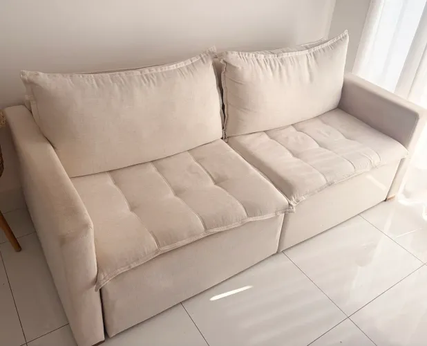 Sofá retrátil 3 lugares 2m cor creme