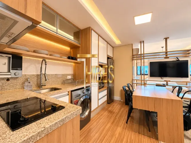 Apartamento agua verde, 1 dormitório, face norte, decorado, 33 m² privativos, 1 vaga de ga