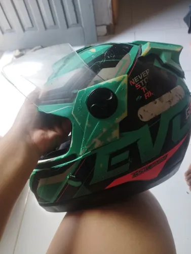 Capacete usado