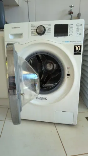 Lava e seca Samsung.