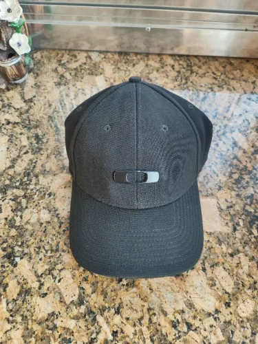 Boné Oakley Gascan 2.0 Preto ( difícil encontrar nesse estado )