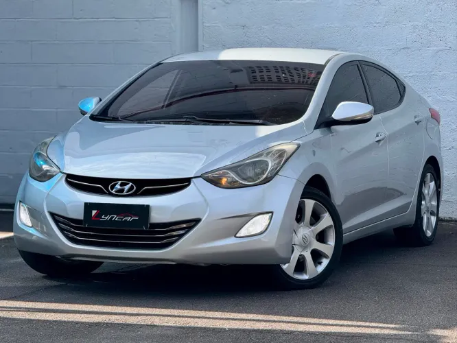 Hyundai Elantra GLS 1.8 16V Aut. 2012