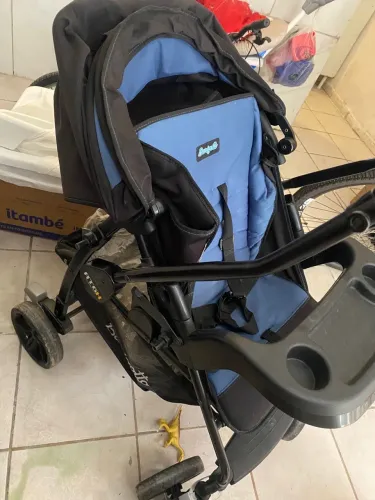 Vendo Carrinho ade bebe novo todo perfeito 