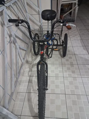 Triciclo seminovo