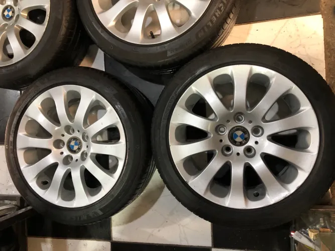 Rodas originais BMW com pneus