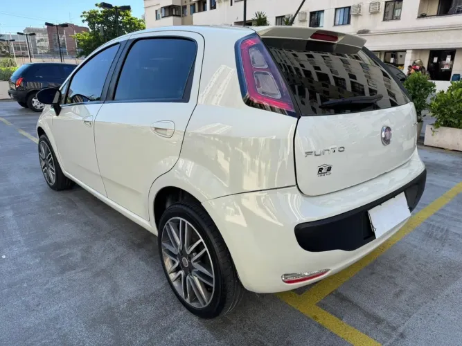 Fiat Punto Attractive Italia 1.4 F.flex 8V 5P 2015