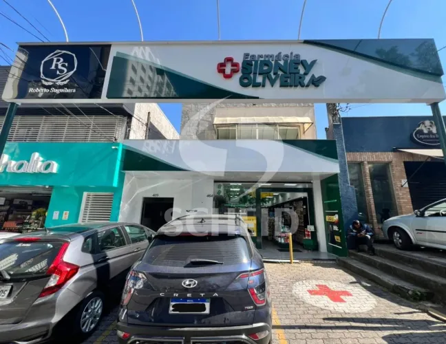 Prédio comercial na Rua Sócrates com 215 m²