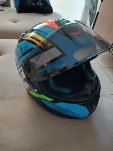 Capacete