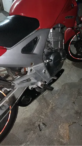 Escapamento arashi, usado 1 vez para cbx Twister 250 2004