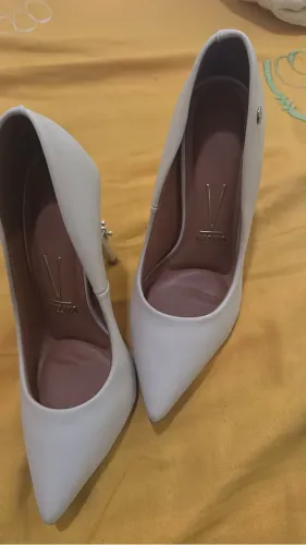 Vendo salto branco NOVO