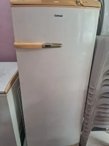 Geladeira Consul 320L funcionando perfeitamente  400 reais  zap *