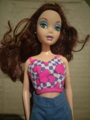 Boneca myscene cabelos castanhos