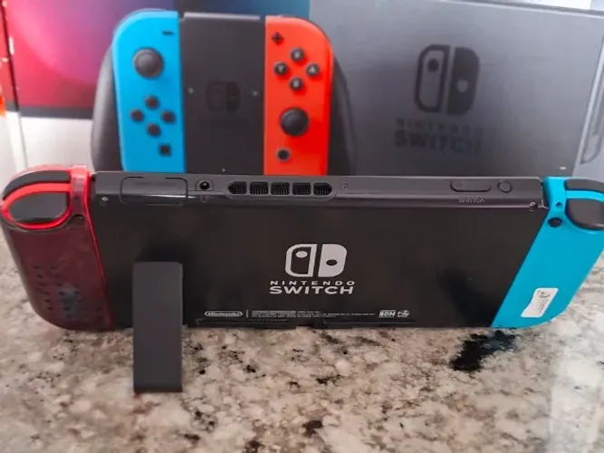 Nintendo Switch V1 mais 2 jogos 