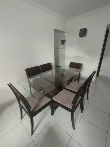 Mesa de Jantar 6 lugares, não acompanha as cadeiras