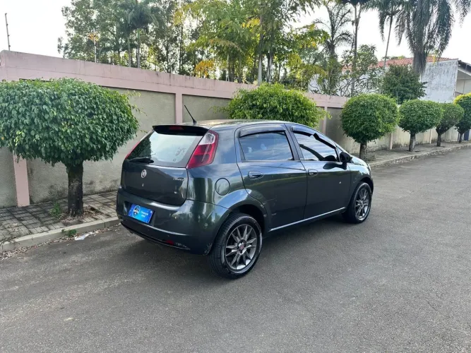 Fiat Punto Essence 1.6 Flex 16V 5P 2011