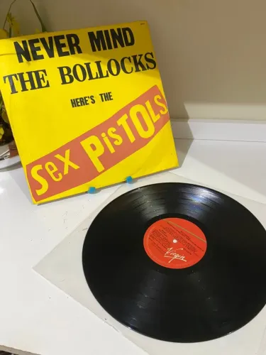 LP Disco de Vinil Sex Pistols Never Mind the Bollocks