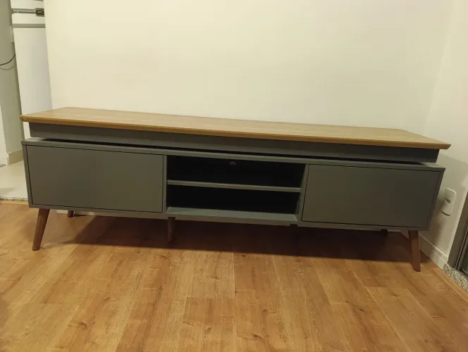 Rack cinza com iluminação de led. Lindo demais 