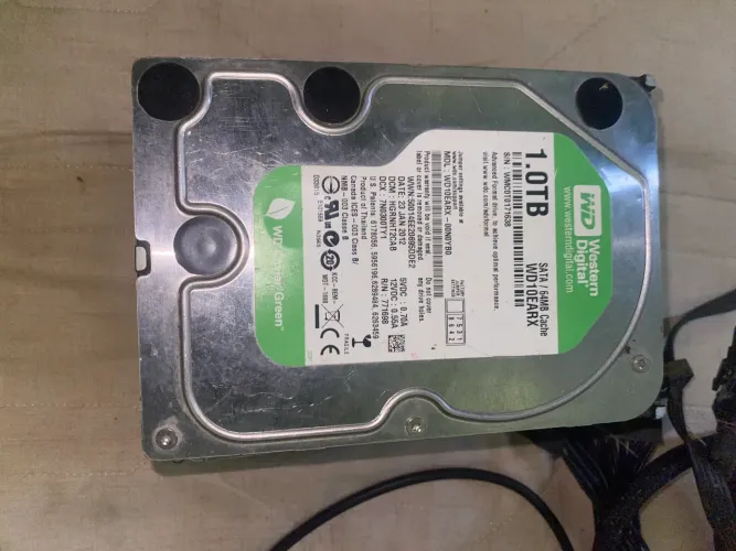 4 hds funcionando perfeitamente 3 de 1 tb é um de 320 gb