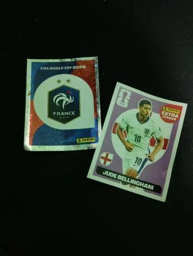 Figurinhas da copa 26 escudo da França,escudo de Portugal e Belligham roxo extra sticker