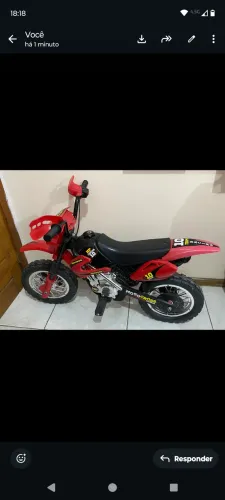 Moto elétrica infantil de barbada