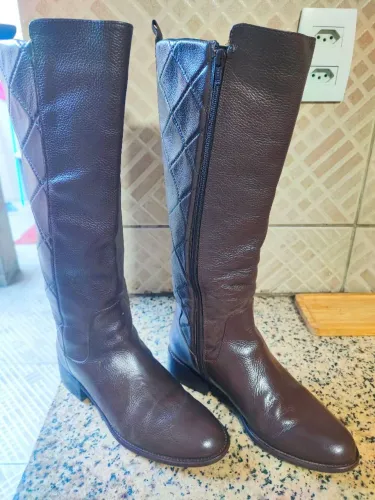 Botas em couro tam 37