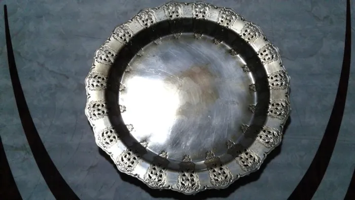 Bandeja de Prata 99" Wolff com lindo trabalho de decoração. Antiga.  