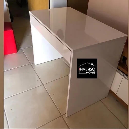 Escrivaninha Facility